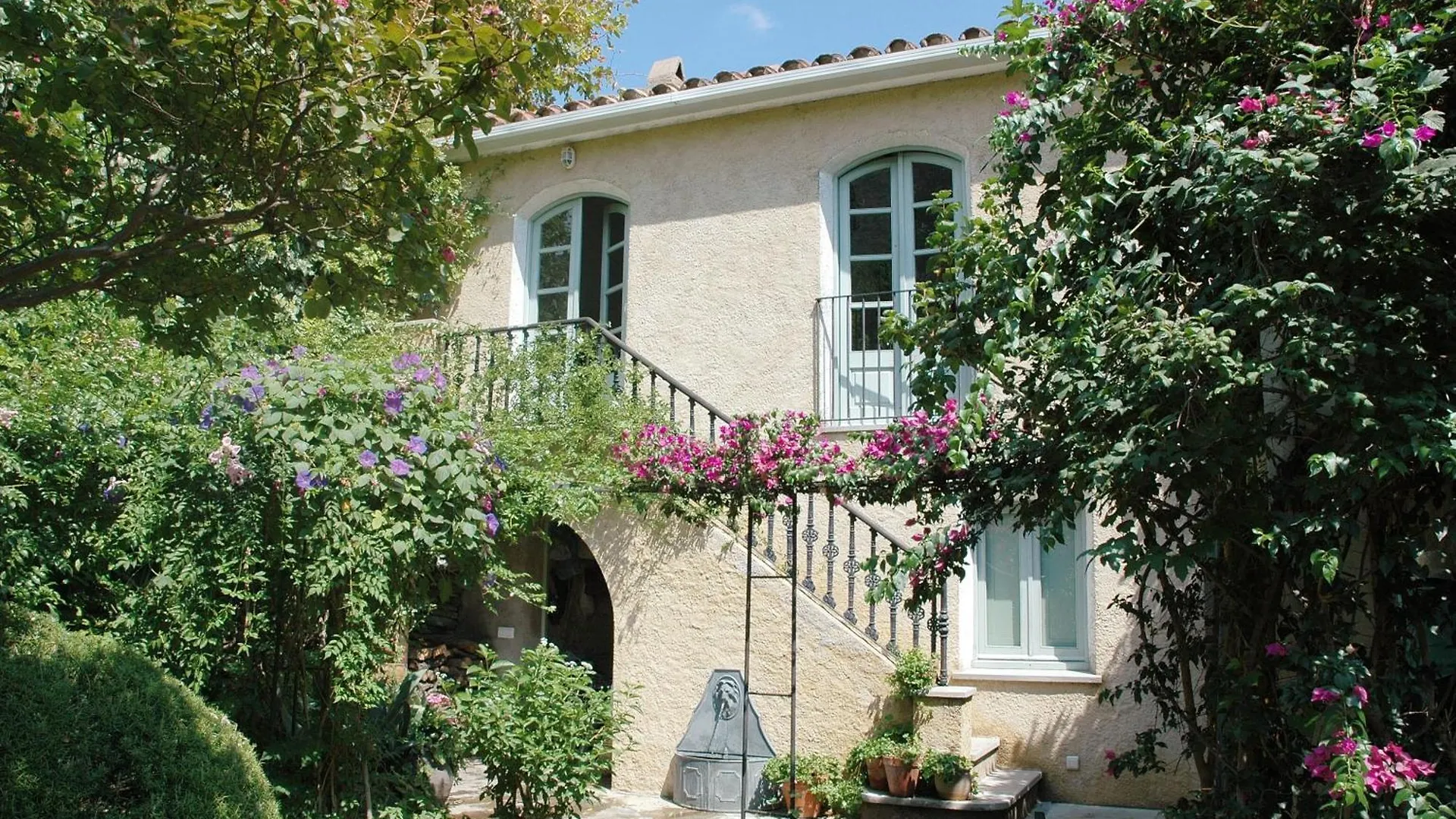 Casa De La Fuente, La Vall De Santa Creu contacts